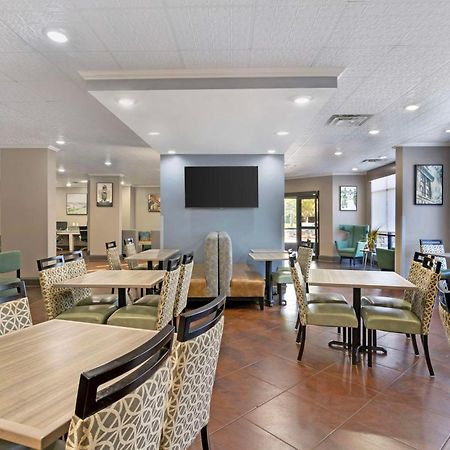 Best Western Savannah Airport Inn & Suites Pooler Buitenkant foto