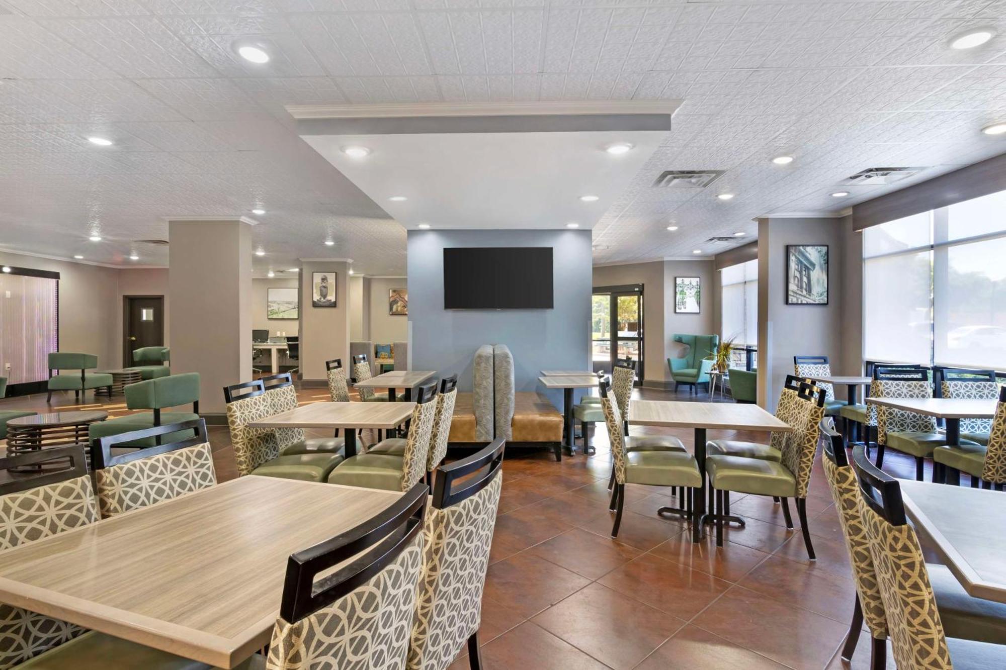 Best Western Savannah Airport Inn & Suites Pooler Buitenkant foto