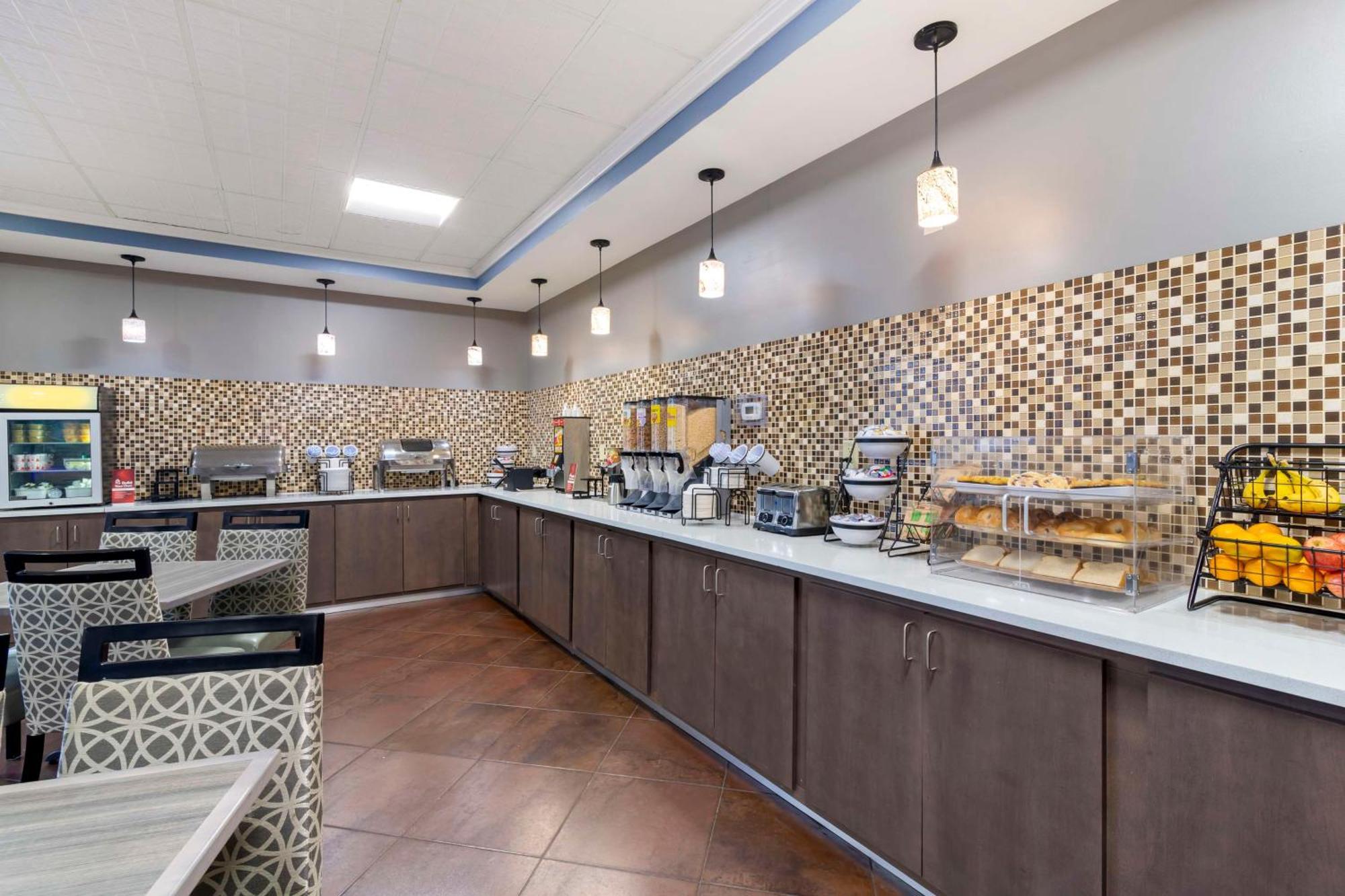 Best Western Savannah Airport Inn & Suites Pooler Buitenkant foto