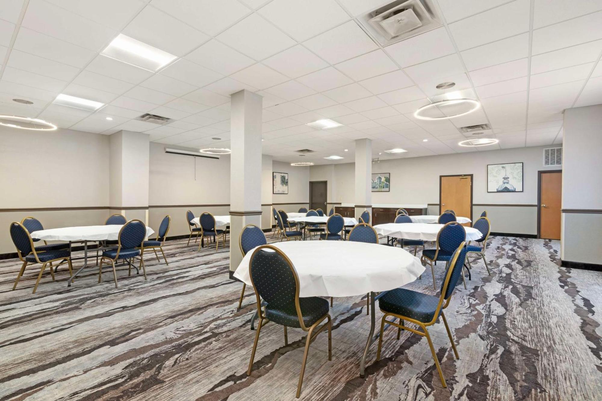 Best Western Savannah Airport Inn & Suites Pooler Buitenkant foto